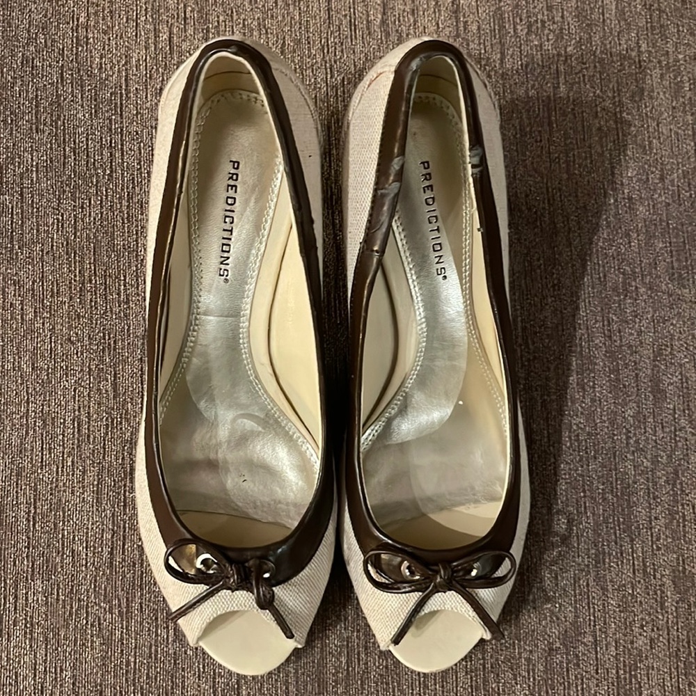 Predictions Peep-Toe Pumps - brand new